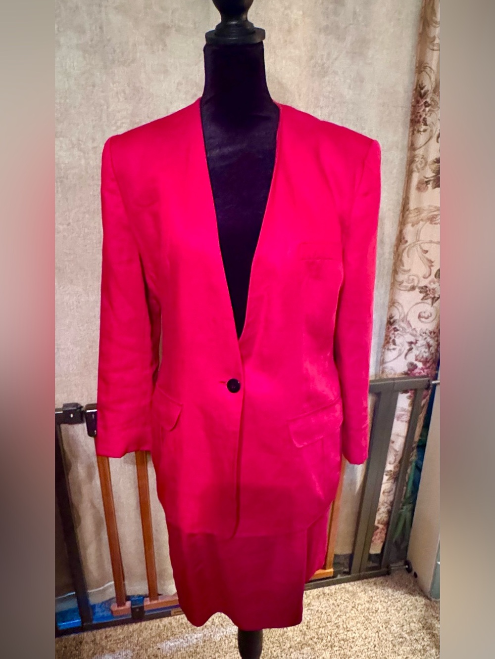 ANNE KLEIN Raspberry-Red Tailored Blazer | Size 8 | Made in USA | 
$70
